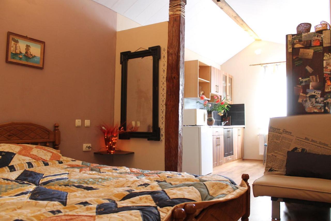 Hotel Calipso Charkov Buitenkant foto
